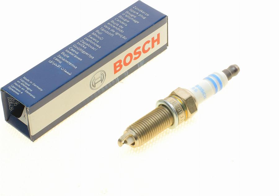 BOSCH 0 242 135 556 - Свічка запалювання avtolavka.club