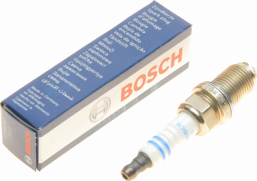 BOSCH 0 242 240 587 - Свічка запалювання avtolavka.club