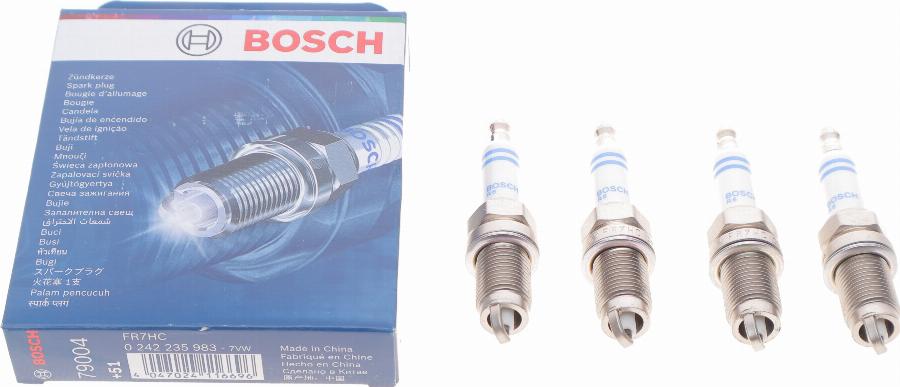 BOSCH 0 242 235 983 - Свічка запалювання avtolavka.club