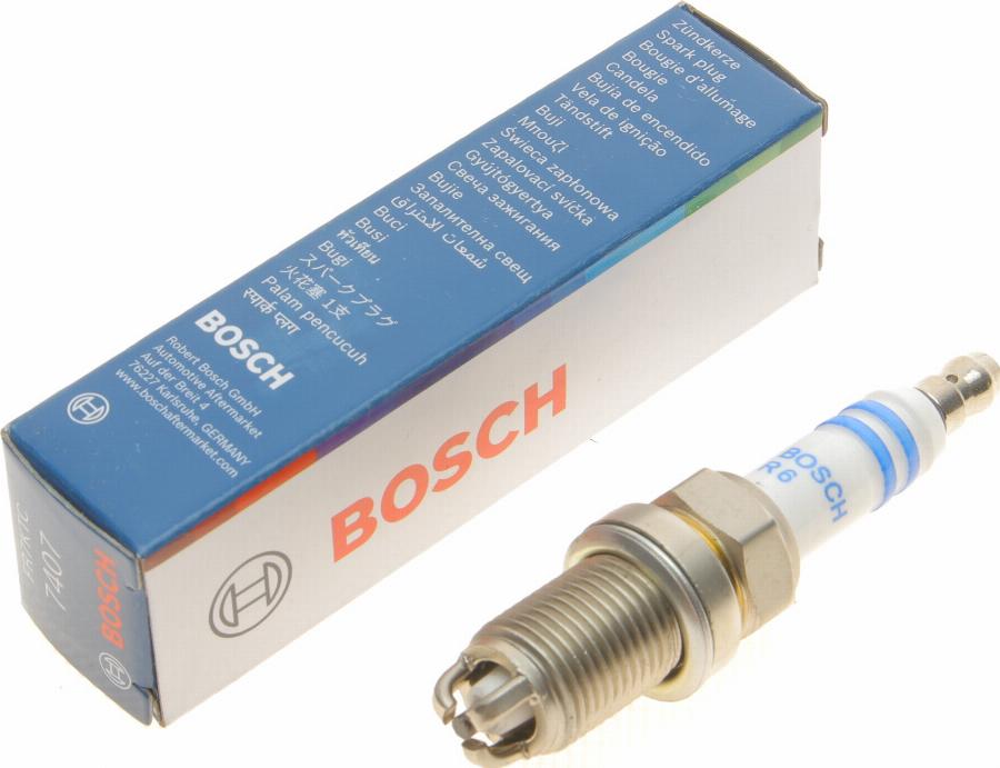 BOSCH 0 242 235 766 - Свічка запалювання avtolavka.club