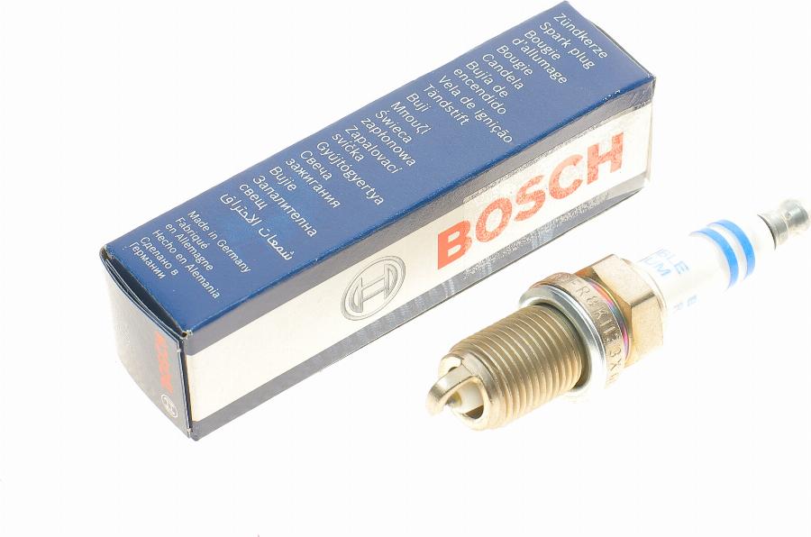 BOSCH 0 242 230 528 - Свічка запалювання avtolavka.club