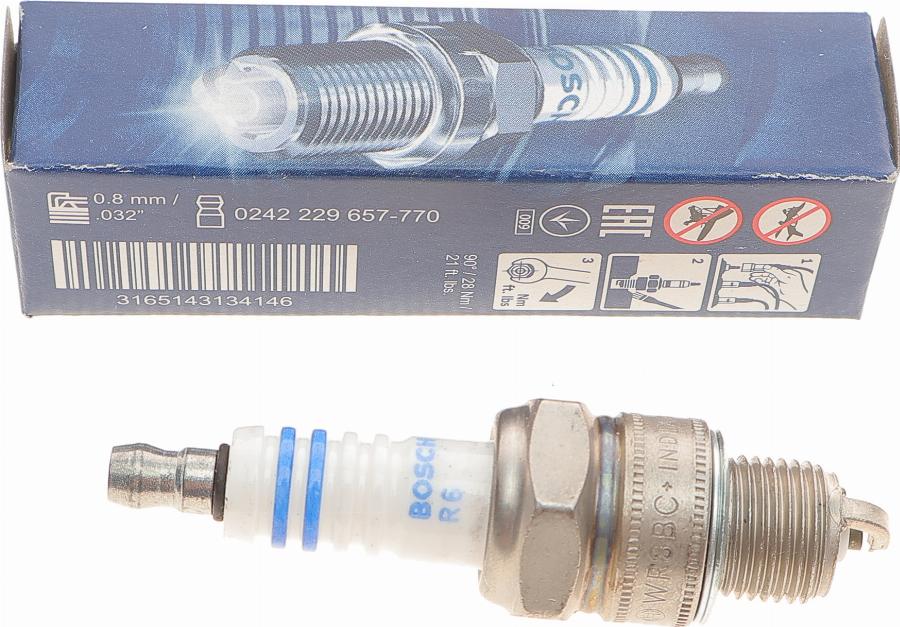 BOSCH 0 242 229 657 - Свічка запалювання avtolavka.club