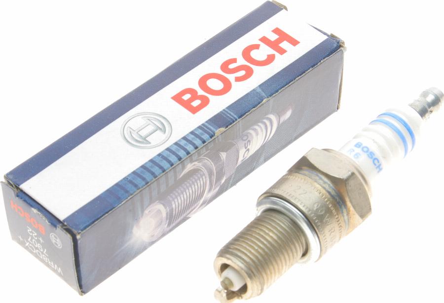 BOSCH 0 242 229 687 - Свічка запалювання avtolavka.club