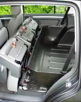 Carbox 101741000 - Ванночка для багажника avtolavka.club