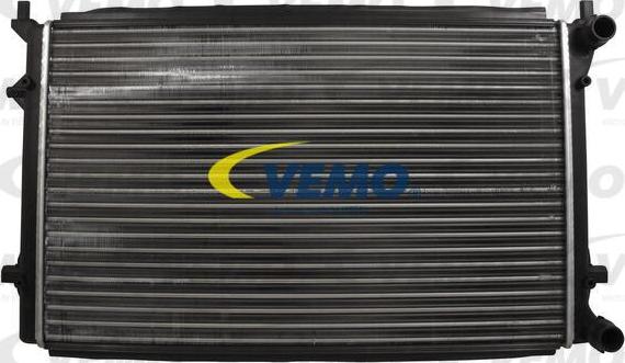 Vemo V15-60-5049 - Радіатор, охолодження двигуна avtolavka.club